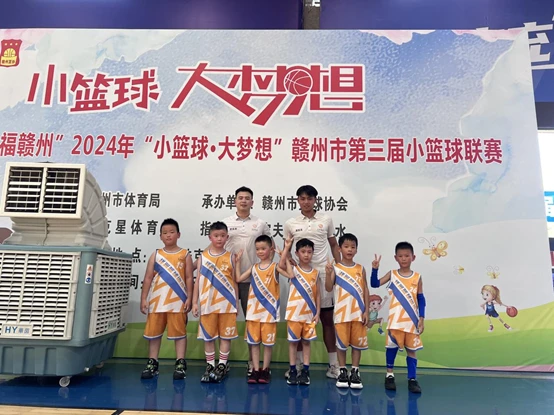 如何通过比赛提升篮球技能_1